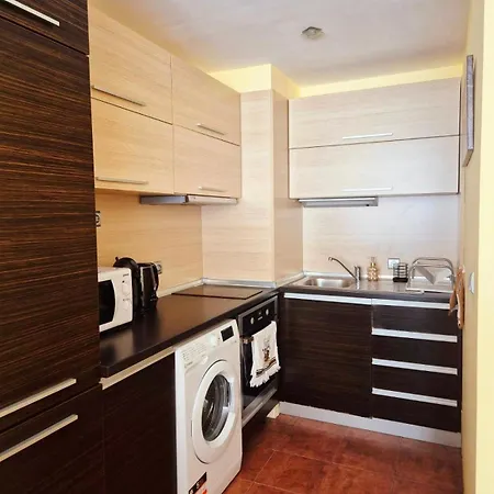 Appartement Bright 70 M2 Family Apt, Center Sofia, Metro, Parking