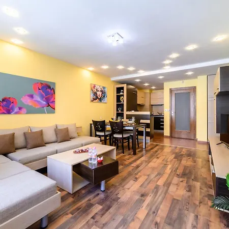 Bright 70 M2 Family Apt, Center Sofia, Metro, Parking * Sofia