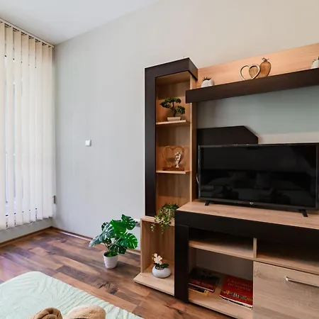 Bright 70 M2 Family Apt, Center Sofia, Metro, Parking Sofia