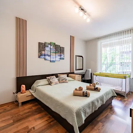 Bright 70 M2 Family Apt, Center Sofia, Metro, Parking