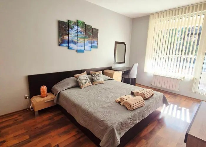 Daire Bright 70 M2 Family Apt, Center Sofia, Metro, Parking