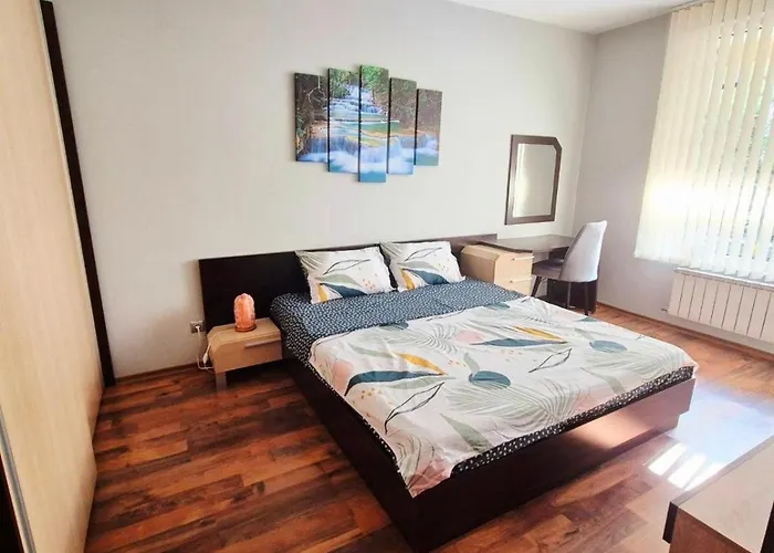 Bright 70 M2 Family Apt, Center Sofia, Metro, Parking Daire