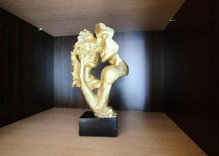 Bright 70 M2 Family Apt, Center Sofia, Metro, Parking * Sofya